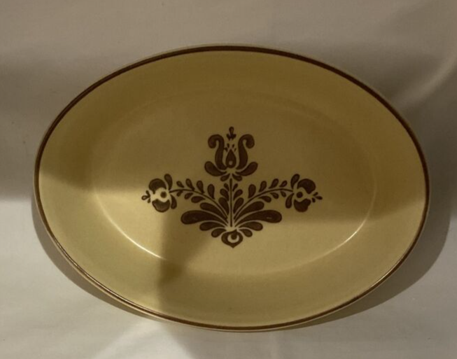 Pfaltzgraff Village  Oval Baker Casserole Dish #240 Brown Stoneware 7 3/4"L