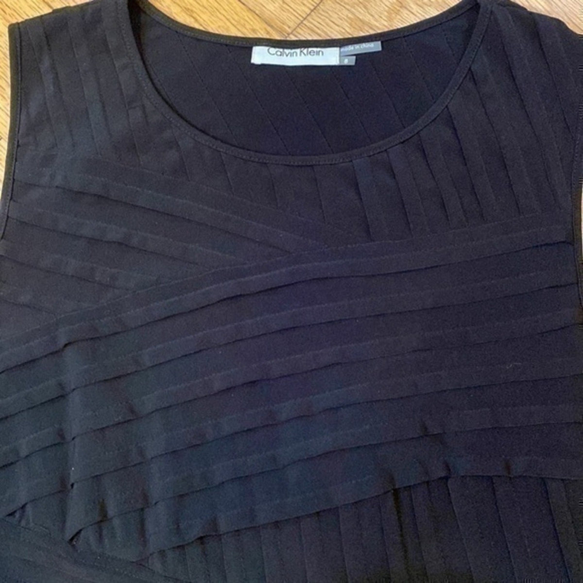 Calvin Klein textured black sleeveless sheath dress Size Small