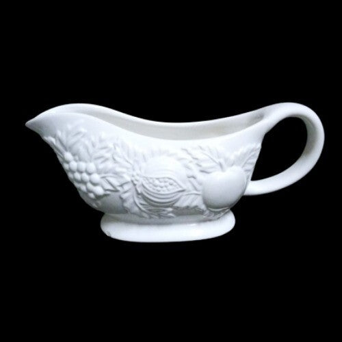 Gibson Designs GRACIOUS GATHERING Gravy Boat & Underplate 7 ¾”D White Embossed