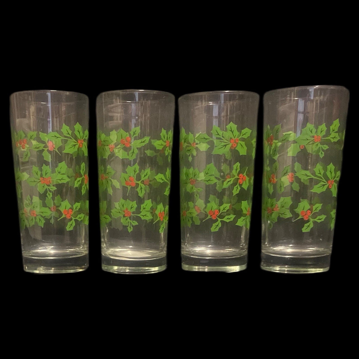 Greenbrier International 4-HOLLY BERRY Glasses Tea Water Juice 15.75 Fl. Oz