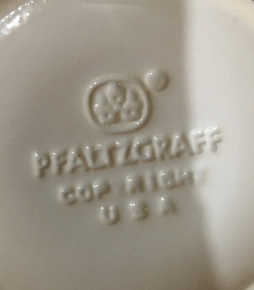 Pfaltzgraff Stratus Cups & Saucers Set of 4 White Ceramic Swirl Embossed USA
