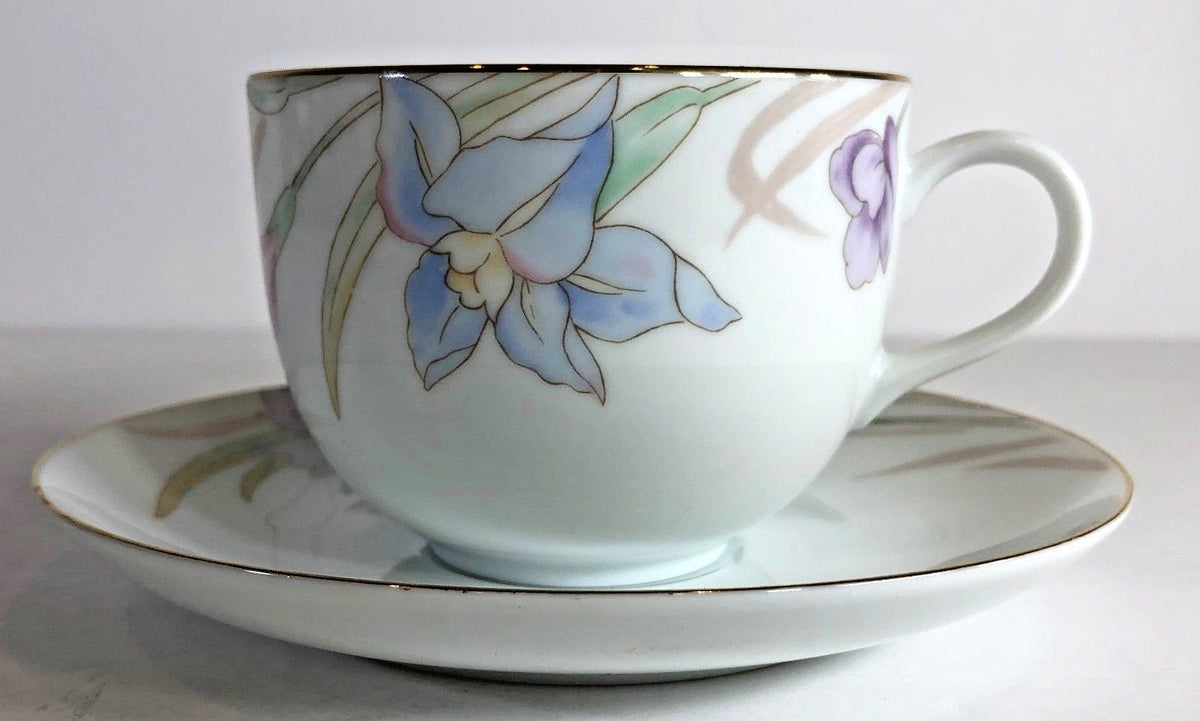 Mikasa GABRIELE Fine China Japan L9561 Iris Flower Gold Trim White Dinnerware