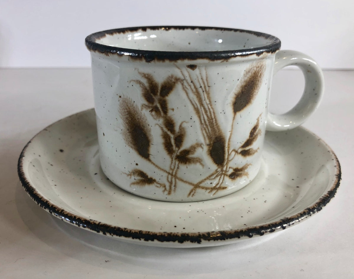 Midwinter Wild Oats Stonehenge England Collection "Oven to Tableware"