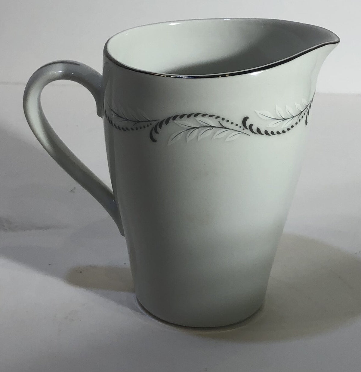 Mikasa ODETTE Fine China Dinnerware Collection Japan 5718
