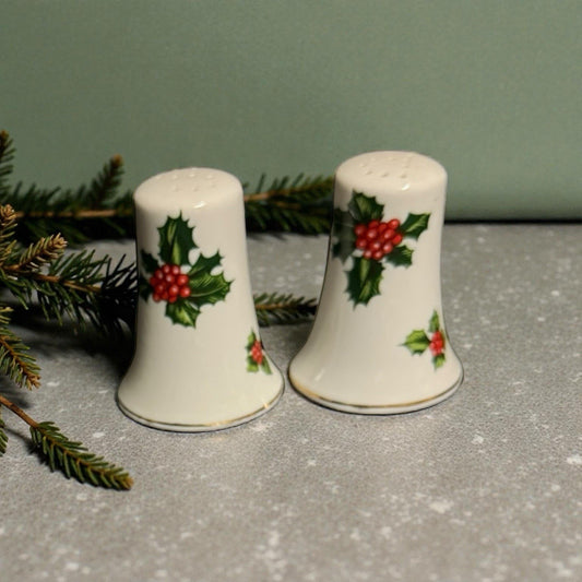 Lefton Holly 7955 Salt & Pepper Shakers Japan Vintage Christmas 2 1/2”