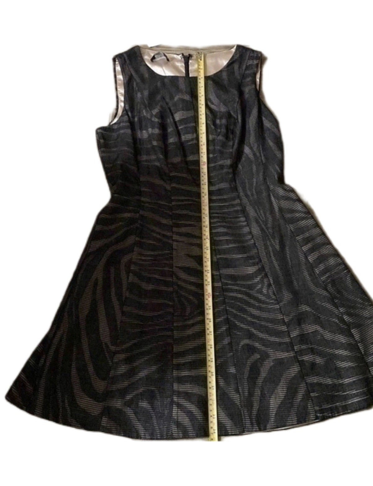 Bebe Sleeveless Fit & Flare Dress Black Gray Animal Print Size 10