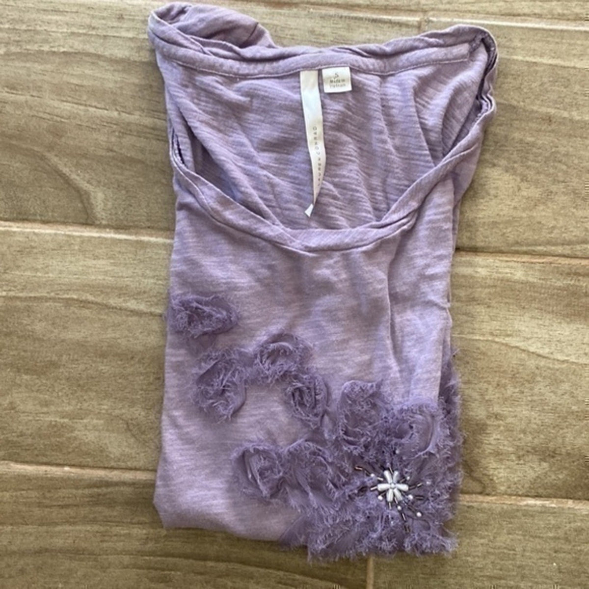 Lauren Conrad LC Raised Flowers & Bead Embellished Top T-Shirt Small Cap Sleeves