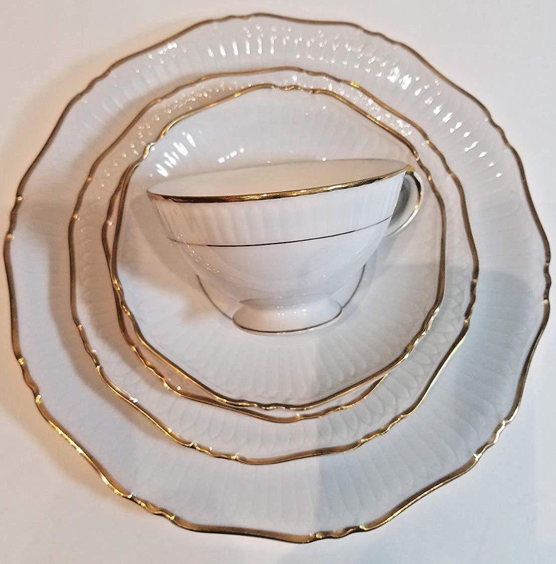 Mikasa Classic CORONATION SHAPE 20 Piece Fine China Jyoto Japan Service For 4