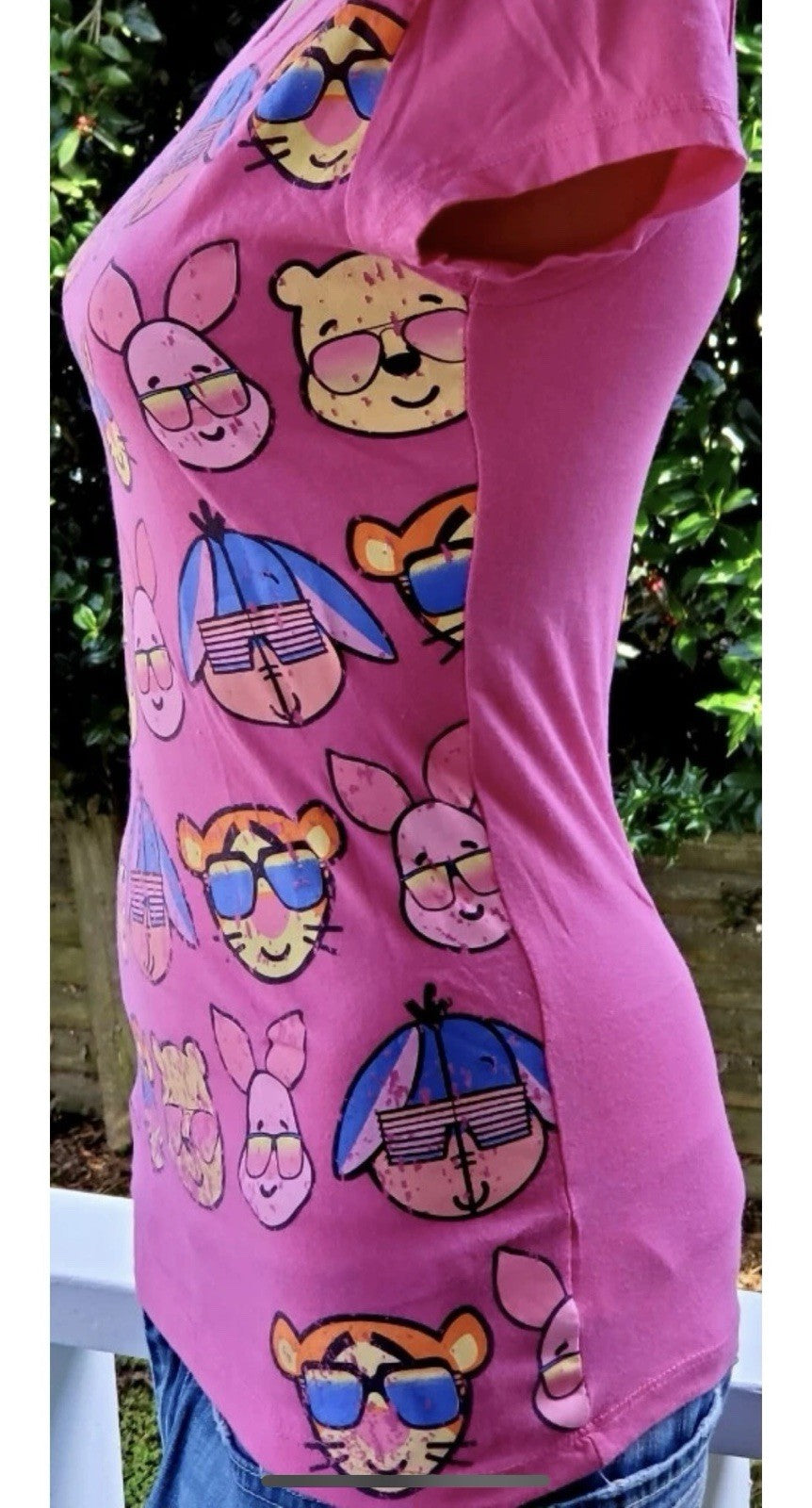 Disney Winnie the Pooh Pink Tee S Junior Piglet Eeyore Tigger Sunglasses