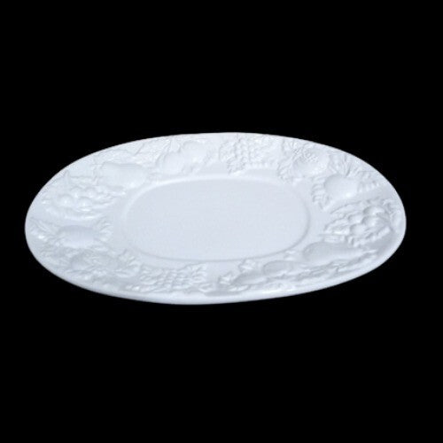 Gibson Designs GRACIOUS GATHERING Gravy Boat & Underplate 7 ¾”D White Embossed