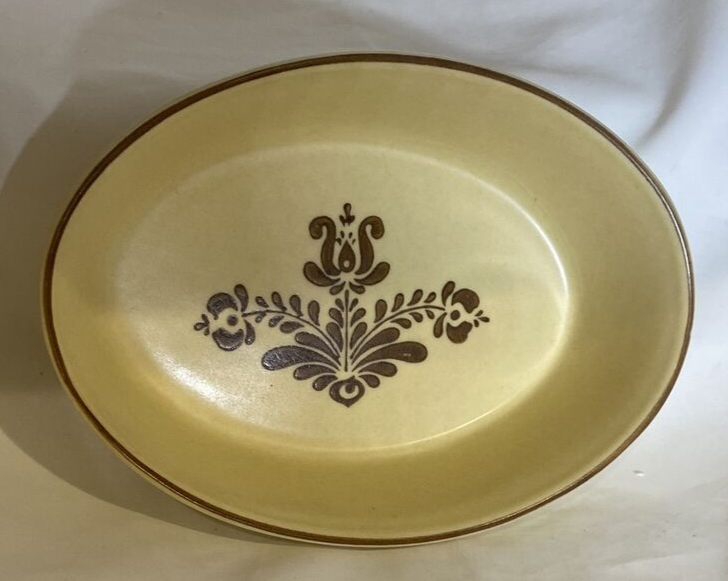 Pfaltzgraff Village  Oval Baker Casserole Dish #240 Brown Stoneware 7 3/4"L