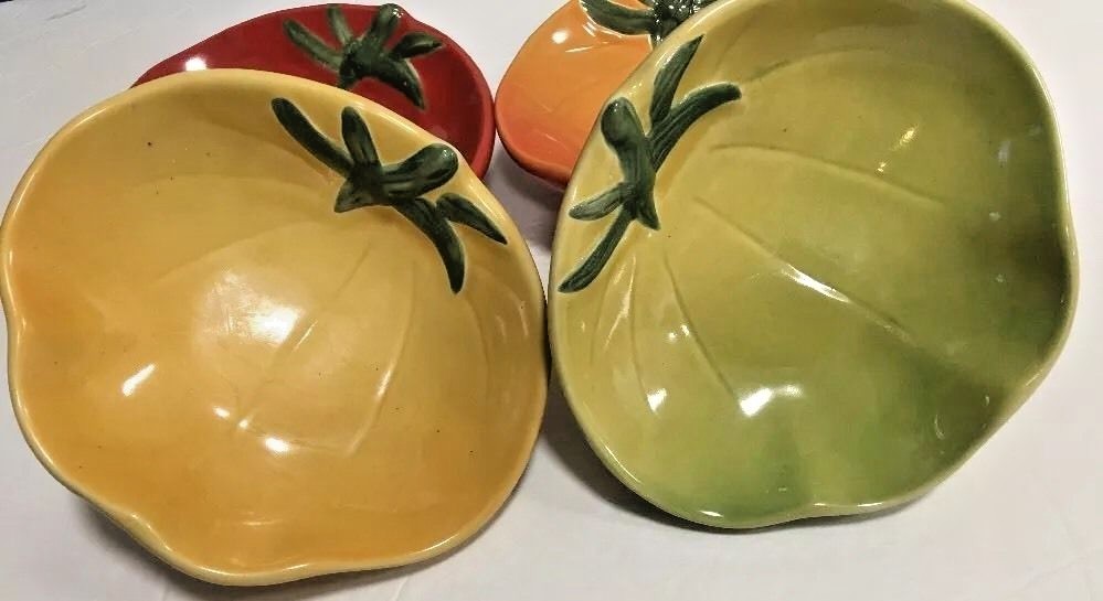 Williams Sonoma 4-Serving Dishes Tomato Shaped Dipping Condiment  Appetizer Set