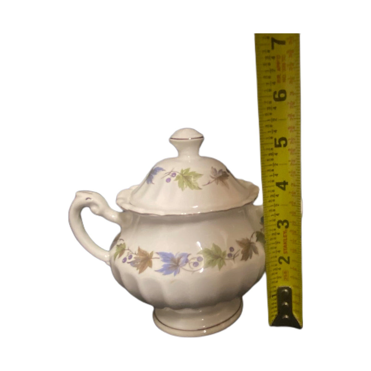 Vintage J & G Meakin Sugar Bowl & Lid England Classic White Leaves & Berries
