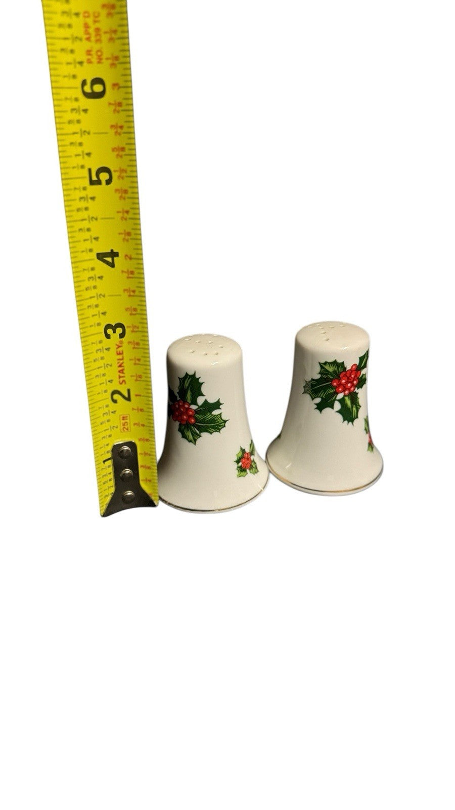 Lefton Holly 7955 Salt & Pepper Shakers Japan Vintage Christmas 2 1/2”