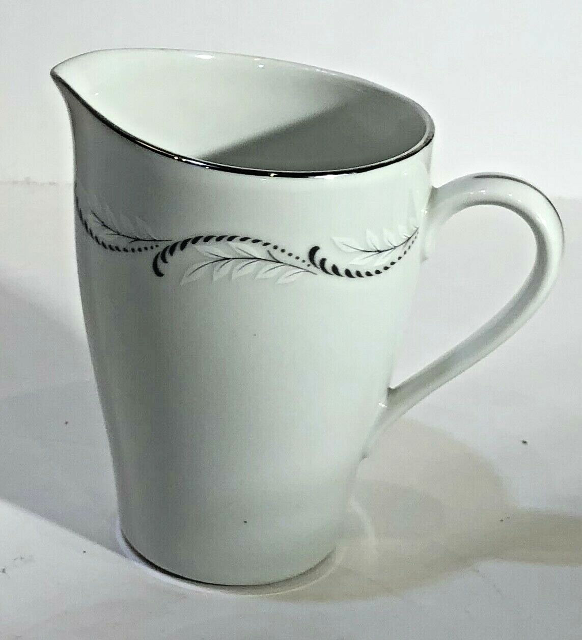 Mikasa ODETTE Fine China Dinnerware Collection Japan 5718