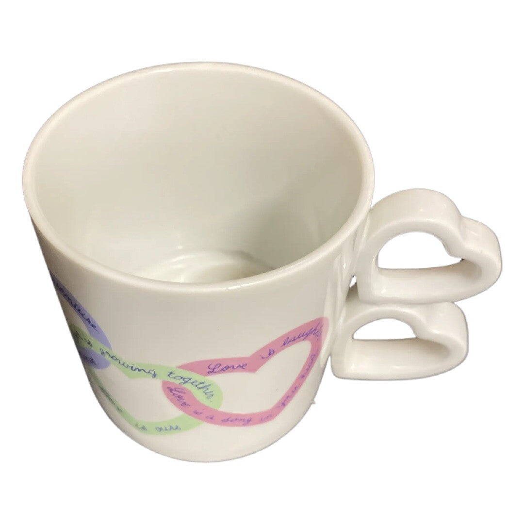 AVON Ceramic Coffee Mug Linked Hearts Sweet Sentiments Love Is Rainbows-Valentin