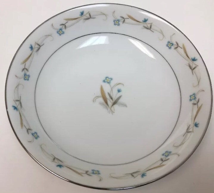 Hira ELIZABETH 4 Dinner Plates Fine China Japan White Floral Dinnerware 10 1/8"D
