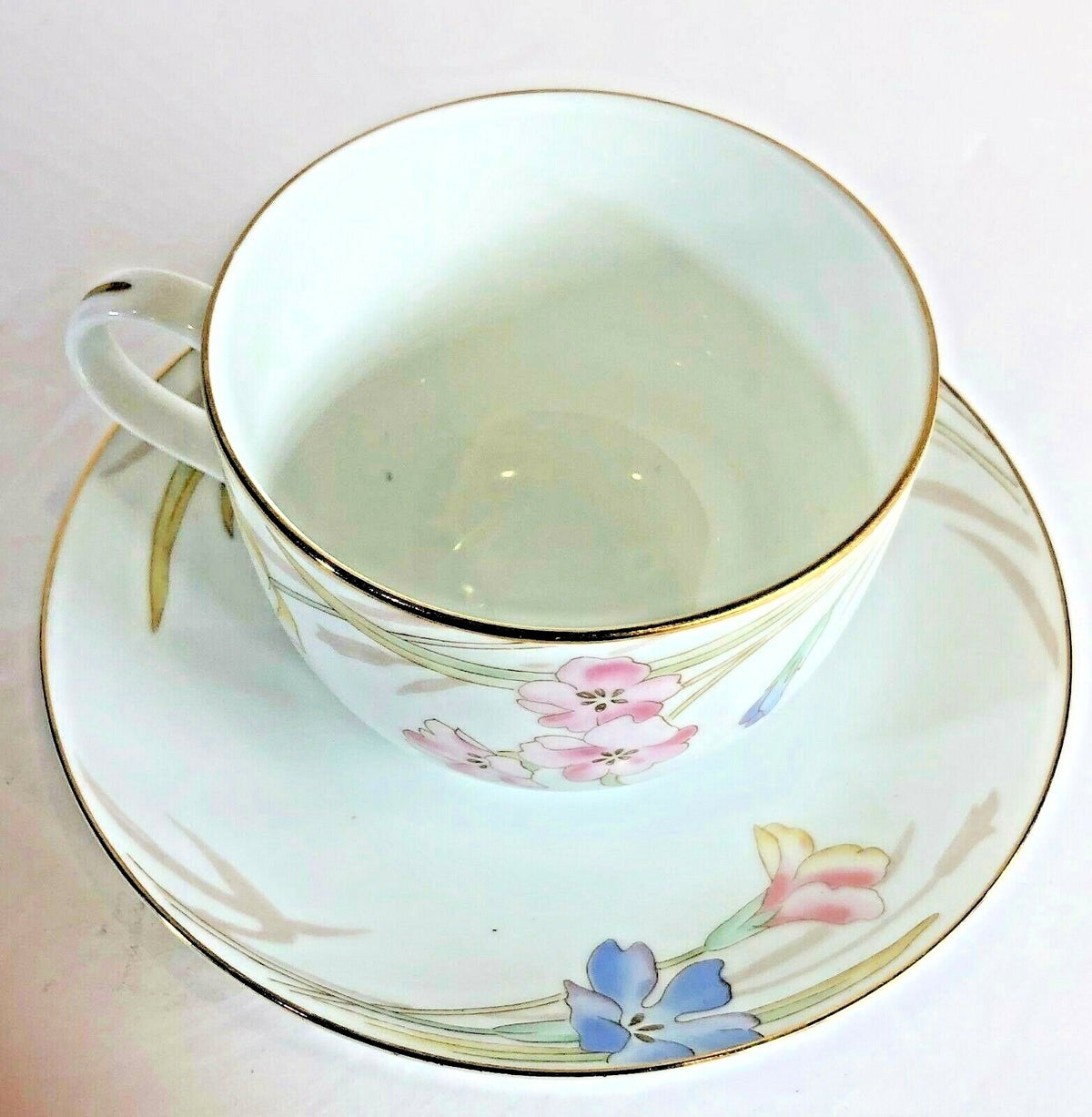 Mikasa GABRIELE Fine China Japan L9561 Iris Flower Gold Trim White Dinnerware