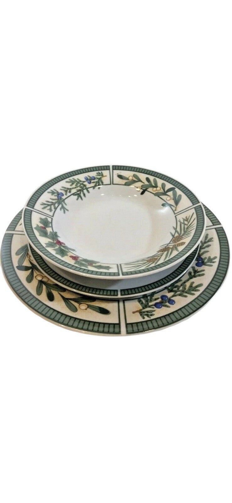 Fairfield Wintergreen 45 Piece Fine China Set Holiday Holly Pinecone Dinnerware
