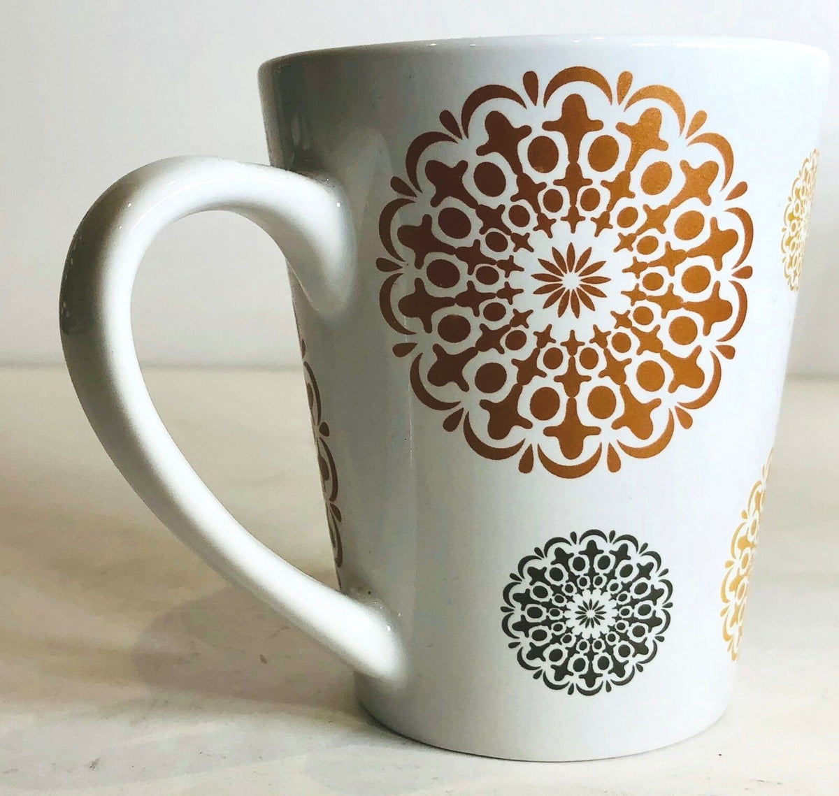 Set of 2 Modern Gourmet Foods Snowflakes Stoneware Coffee Tea Mugs Cups