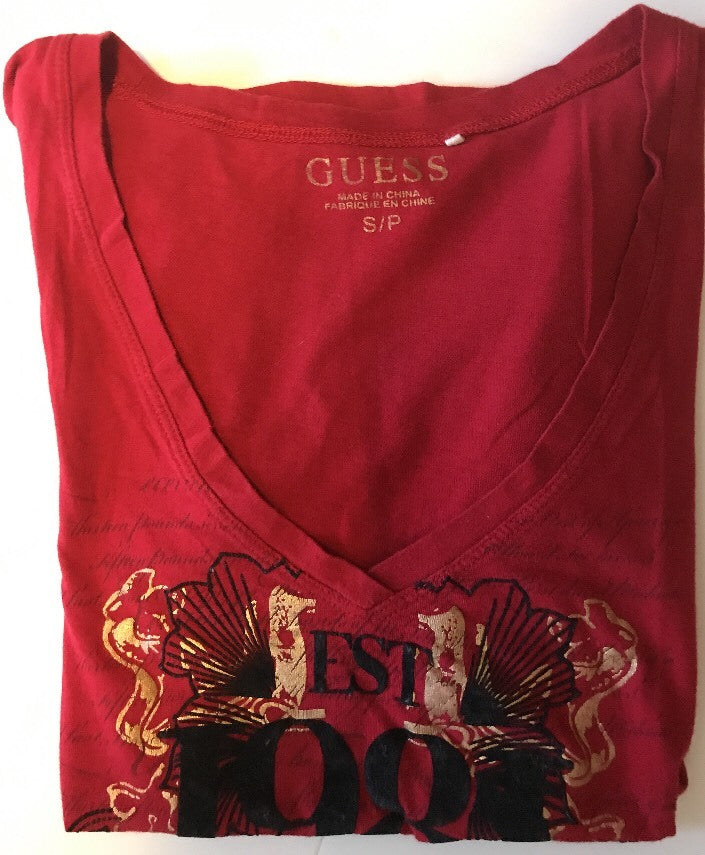 Guess Jeans EST 1981 Red V-Neck Graphic T-Shirt Women’s Small Gold Foil Logo