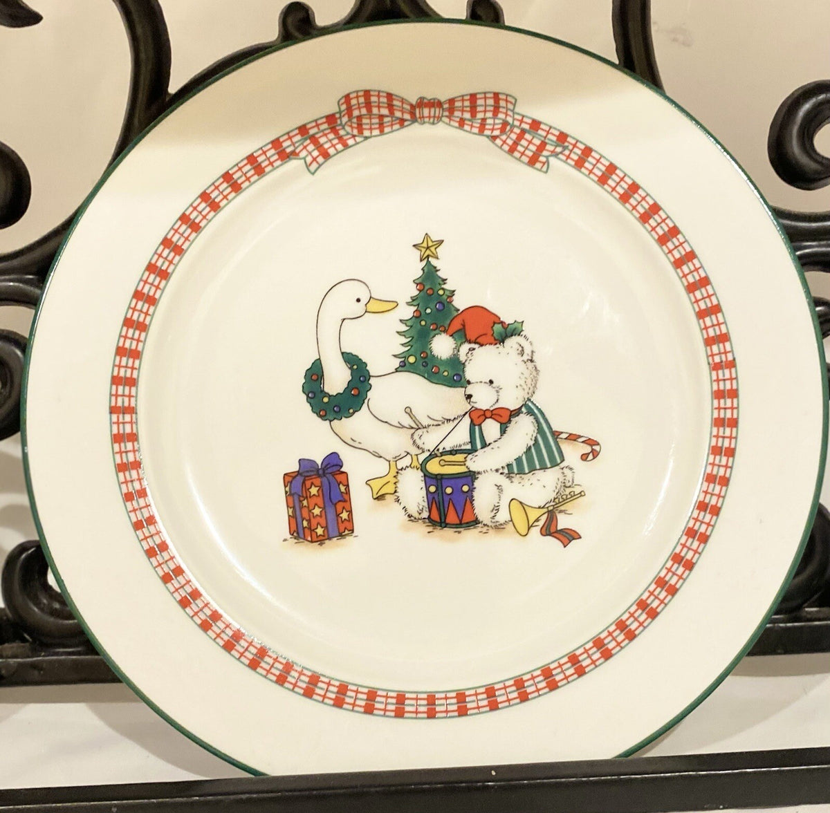 Vintage Holiday Memories Anchor Dinnerware 7-Salad Plates Christmas Bear