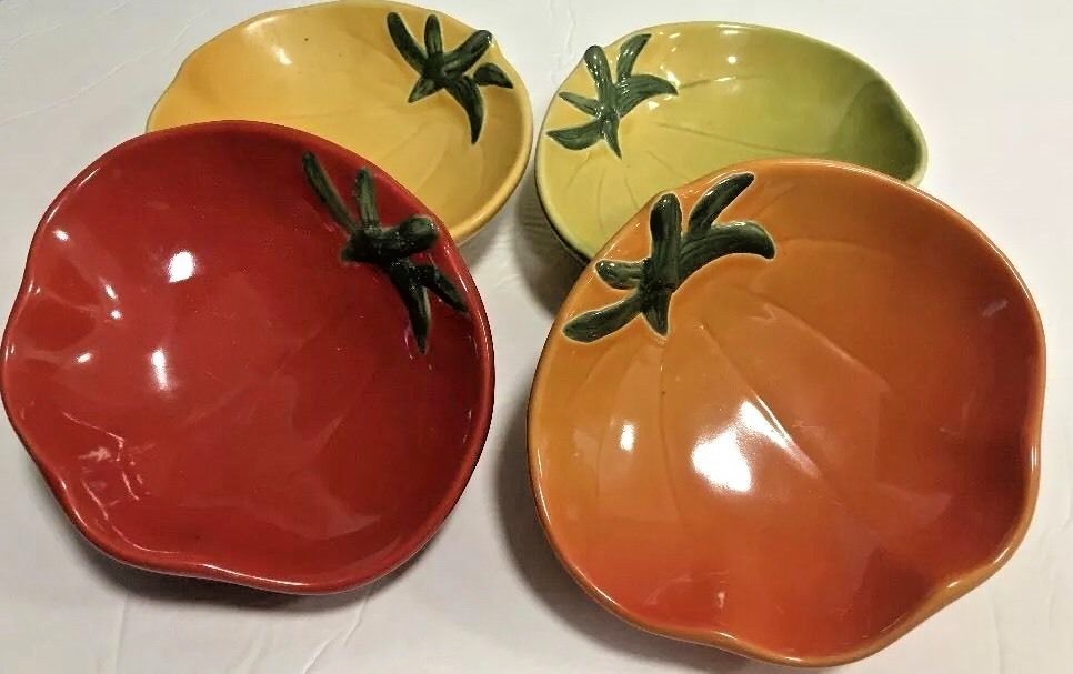 Williams Sonoma 4-Serving Dishes Tomato Shaped Dipping Condiment  Appetizer Set