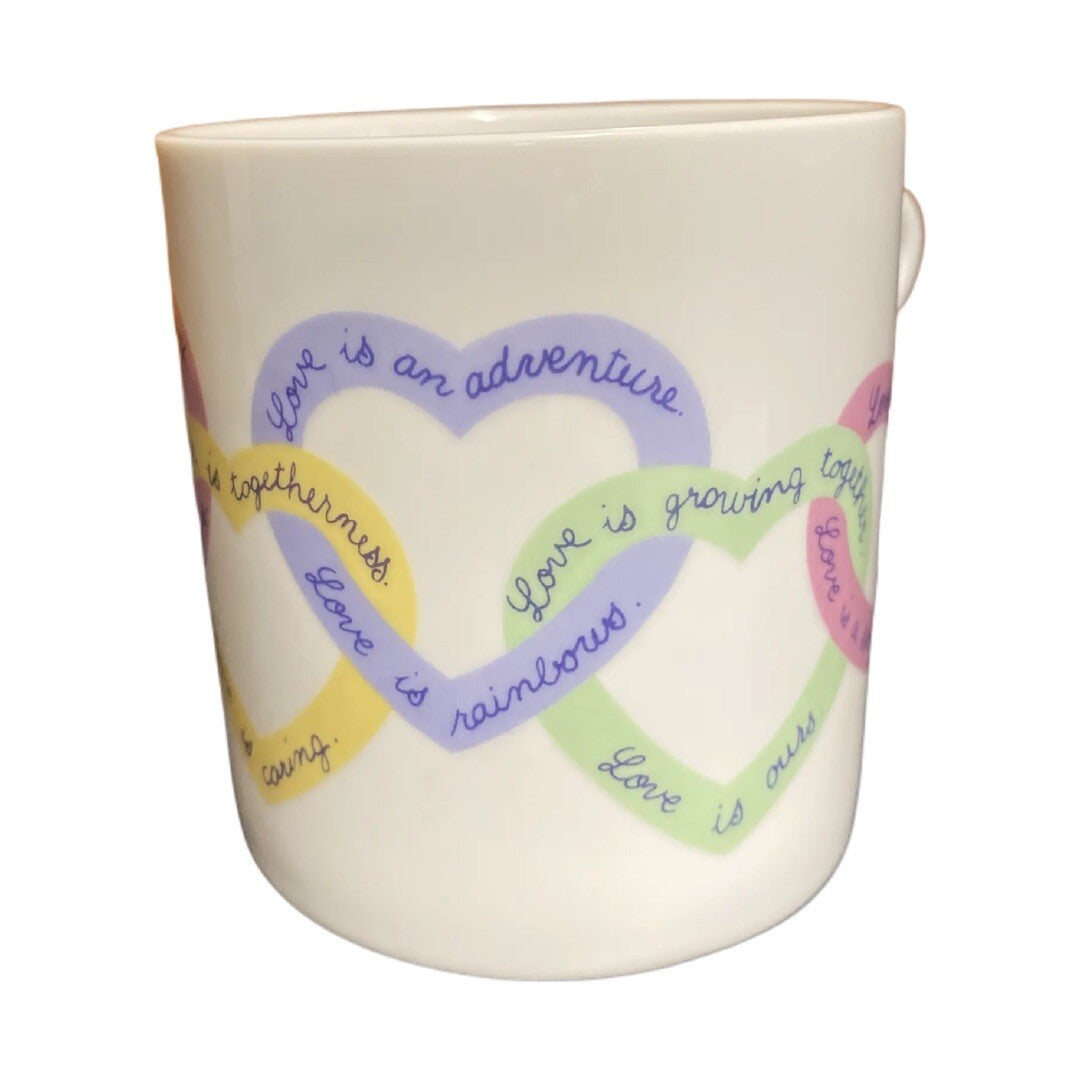 AVON Ceramic Coffee Mug Linked Hearts Sweet Sentiments Love Is Rainbows-Valentin