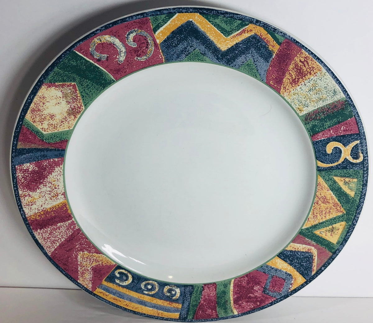 "MESA" by FURIO Contemporary Casuals Dinnerware Collection Geometric Border