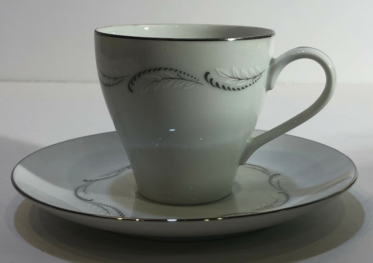 Mikasa ODETTE Fine China Dinnerware Collection Japan 5718