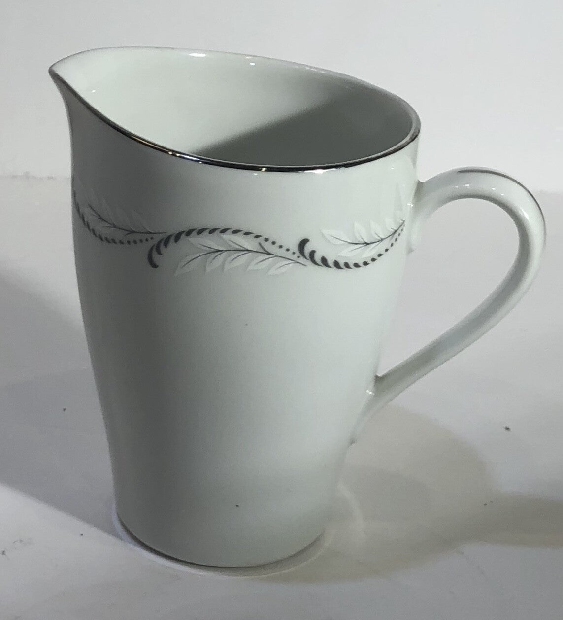 Mikasa ODETTE Fine China Dinnerware Collection Japan 5718