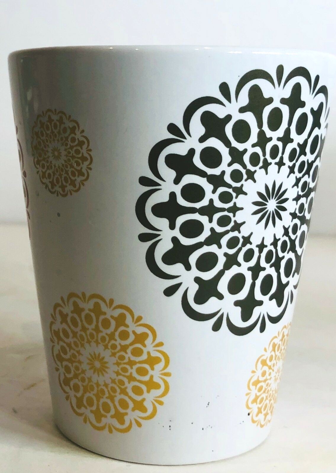 Set of 2 Modern Gourmet Foods Snowflakes Stoneware Coffee Tea Mugs Cups