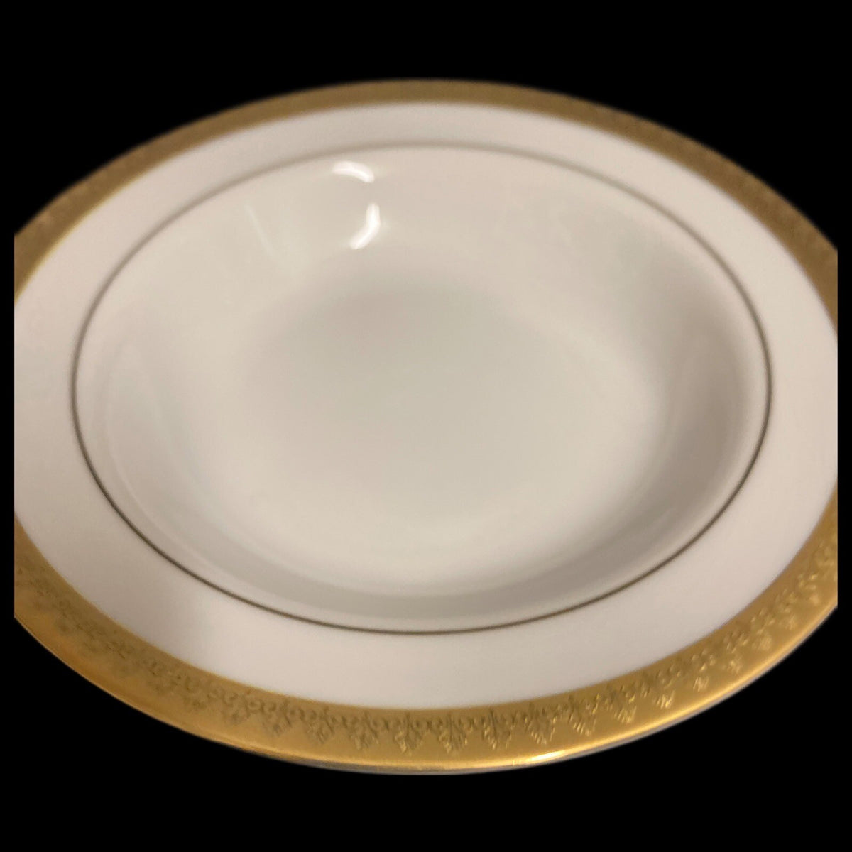 Gabbay QUEEN VICTORIA 1-Rim Soup Bowl Ceramic White Gold Border Trim Dinnerware