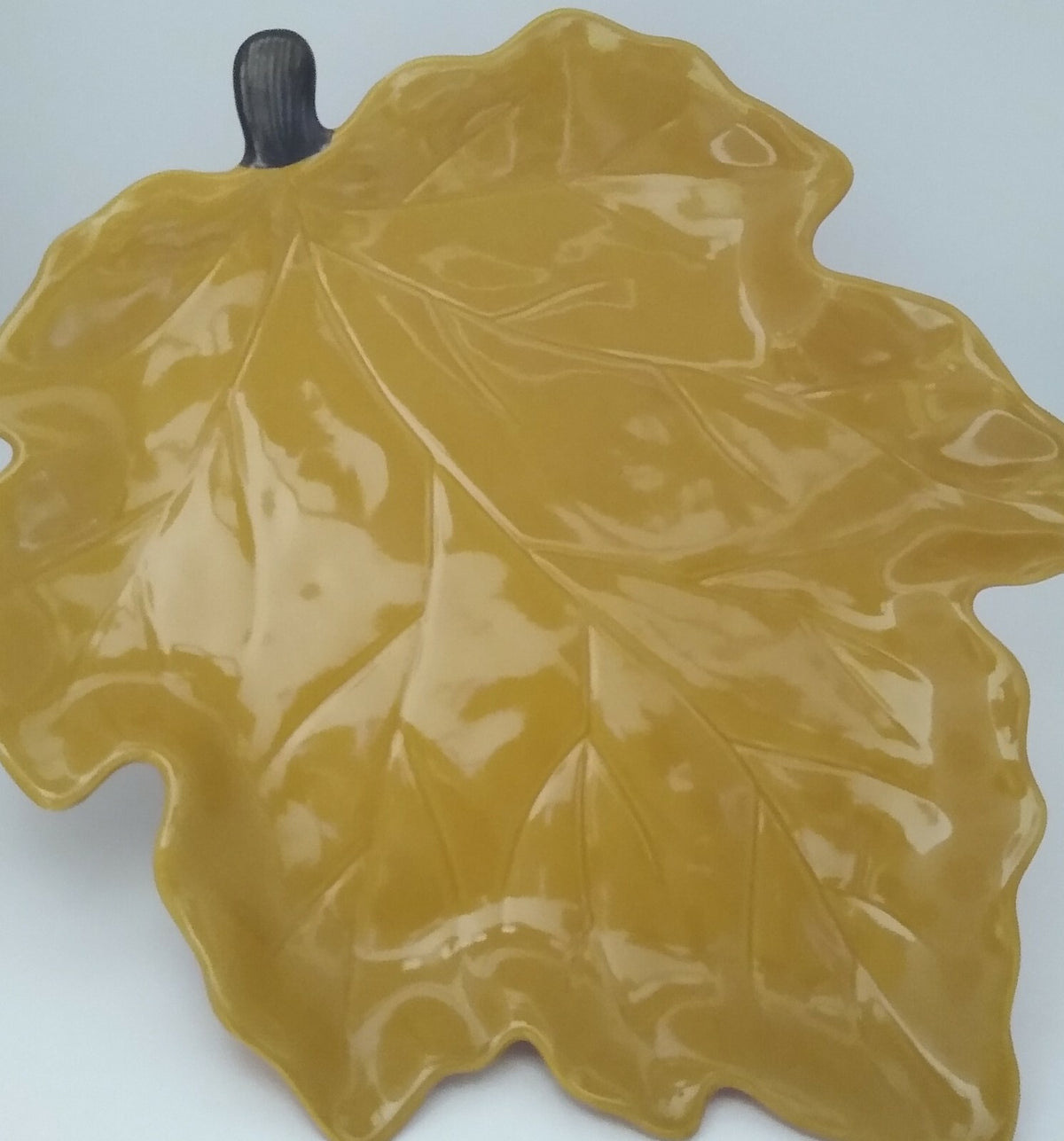 CHRIS MADDEN 4-Plates 1-Serving Platter Harvest Leaf Shaped JCP Home Autumn Set