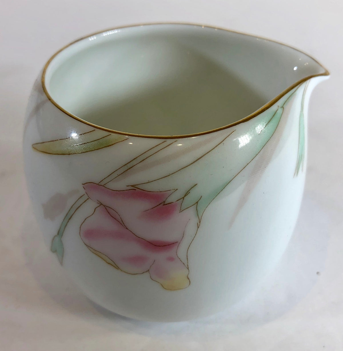 Mikasa GABRIELE Fine China Japan L9561 Iris Flower Gold Trim White Dinnerware