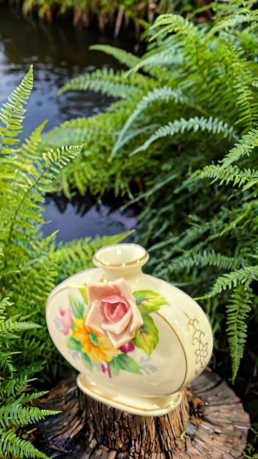 Occupied Japan Bone China Vase – White Floral with 3D Rose Appliqué & Gold Trim