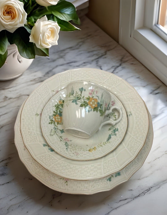 Mikasa Greensboro Ivory D1053 15-Pc Dinnerware Set – 3 Place Settings