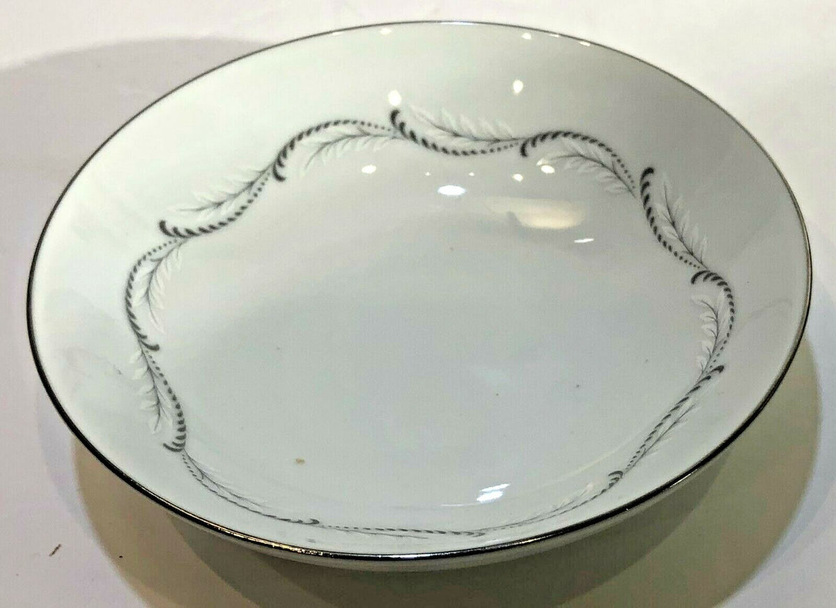 Mikasa ODETTE Fine China Dinnerware Collection Japan 5718