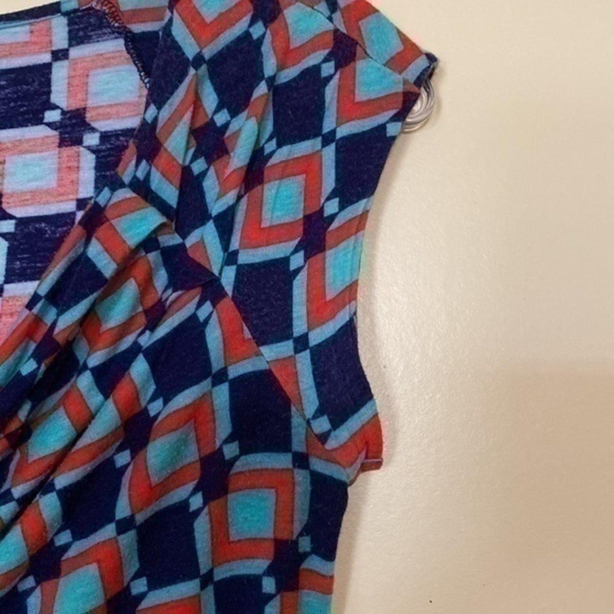 Pleione XS Women’s Blouse Red Blue Geometric Cowl Neck Cap Sleeve Stretch Top