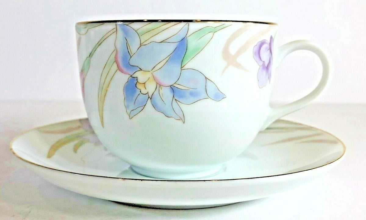 Mikasa GABRIELE Fine China Japan L9561 Iris Flower Gold Trim White Dinnerware