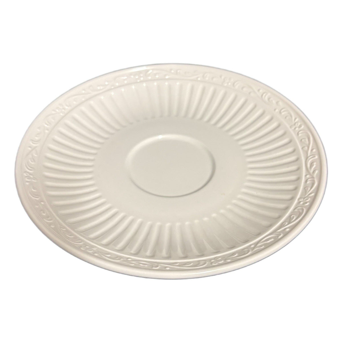 Mikasa Italian Countryside 4-Cups and 4-Saucers DD900 Ivory