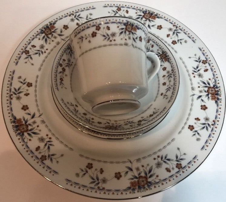 Claremont Japan WADE SONE 16 Piece China Porcelain 4 Piece Place Setting for 4