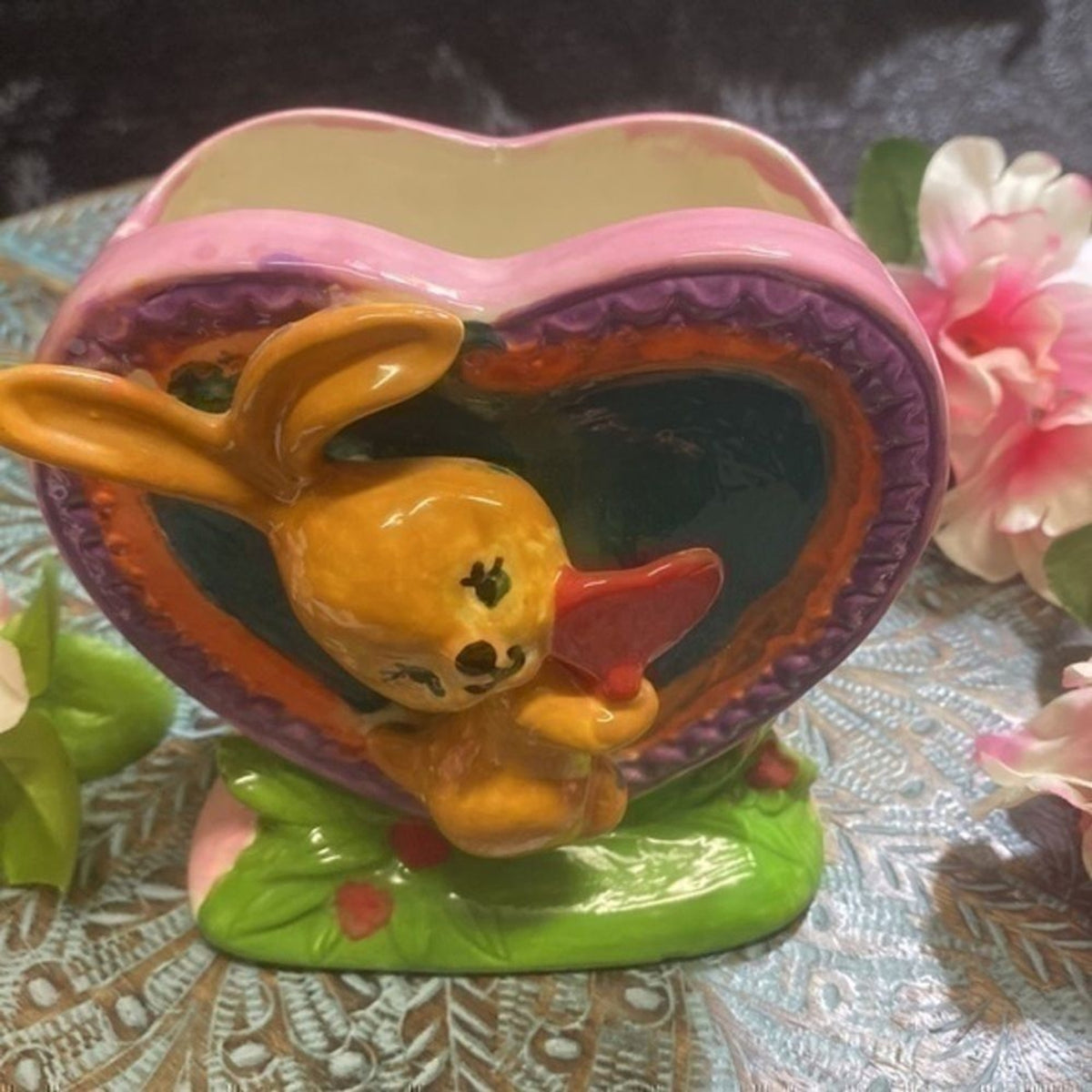 Hand Painted Flower Floral Vase 3D Bunny Holding Red Heart # 6322