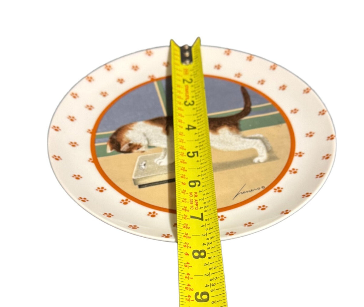 Vintage Lowell Herrero Plate VANDOR Cat on Scale 1989 Japan Kitten Collection