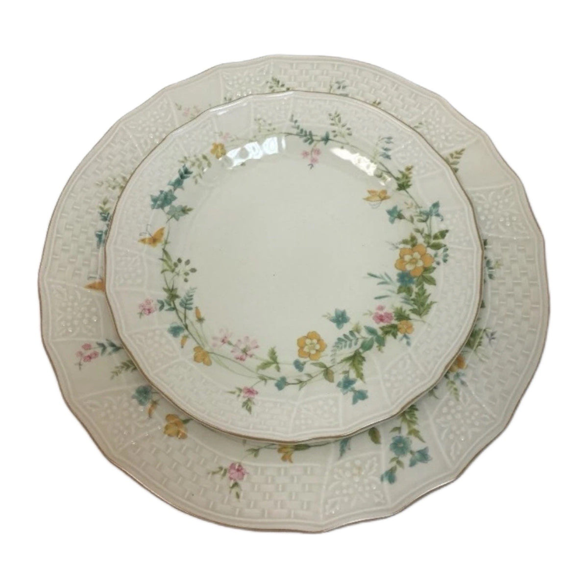 Mikasa Greensboro Ivory D1053 15-Pc Dinnerware Set – 3 Place Settings