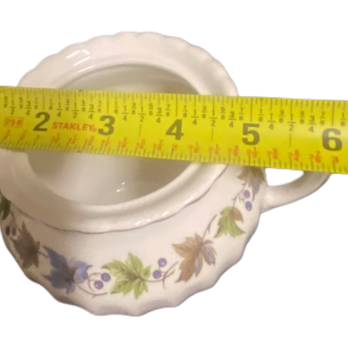 Vintage J & G Meakin Sugar Bowl & Lid England Classic White Leaves & Berries