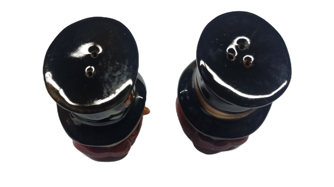 Vintage Ceramic Pottery Snowman Heads Salt and Pepper Shakers 3”H x 2”D