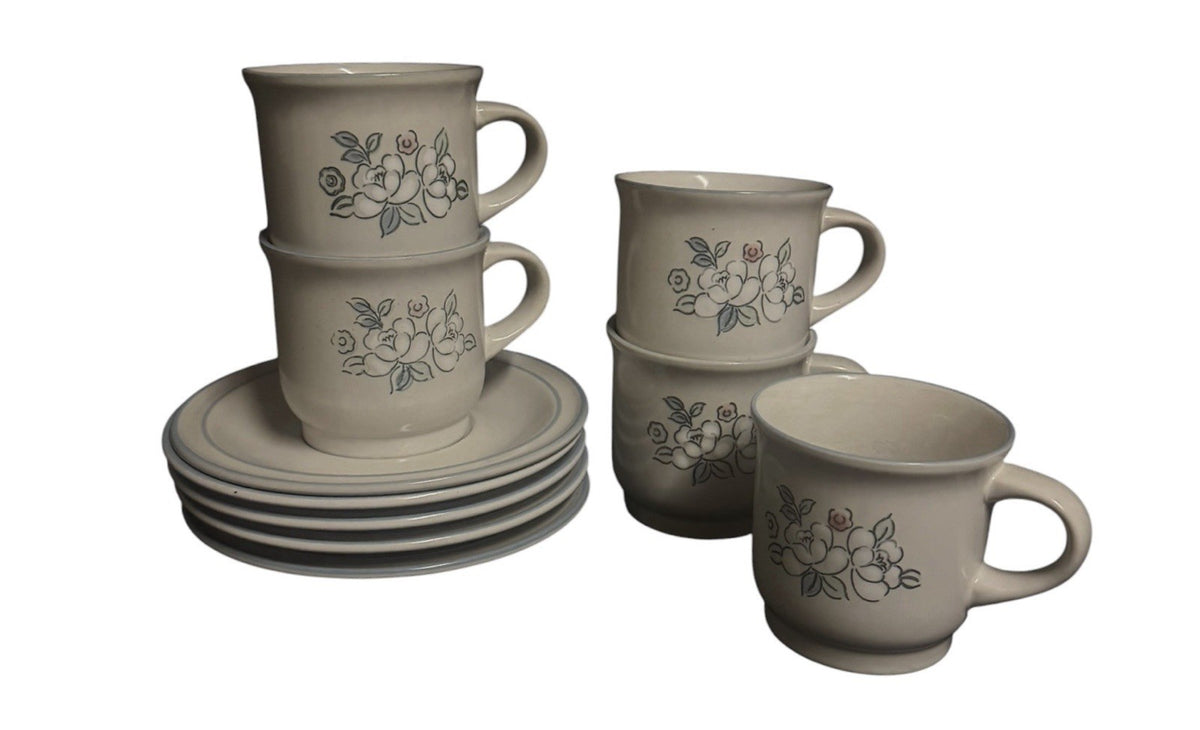 Set of 5 Chantilly Fleur de Lune Stoneware Cups & Saucers Japan Floral