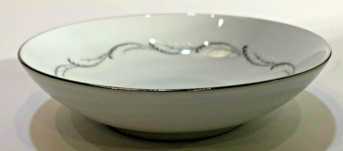 Mikasa ODETTE Fine China Dinnerware Collection Japan 5718
