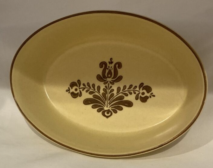 Pfaltzgraff Village  Oval Baker Casserole Dish #240 Brown Stoneware 7 3/4"L